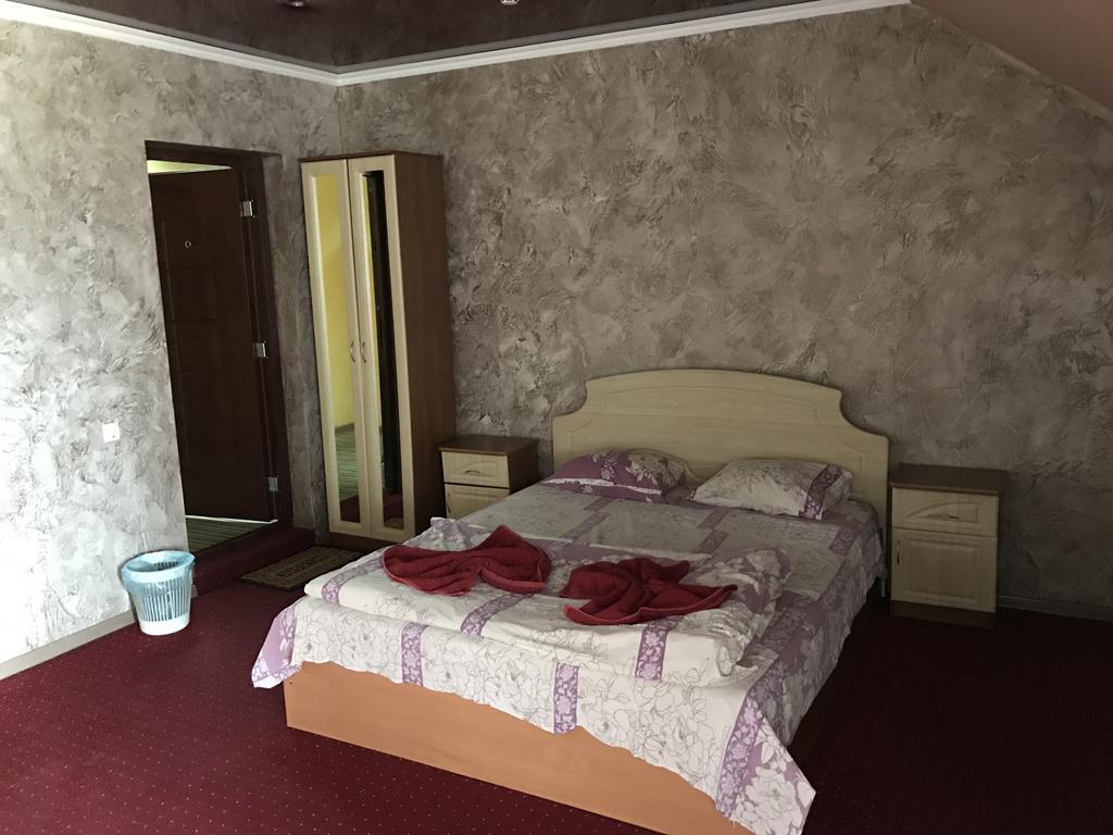 Power House Hotel Lutsʼk Dış mekan fotoğraf